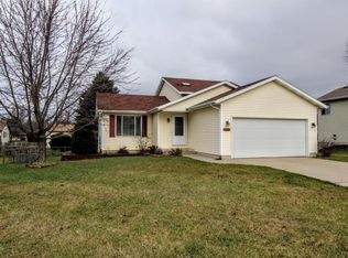 511 Sunbrook Dr SE, Grand Rapids, MI 49508
