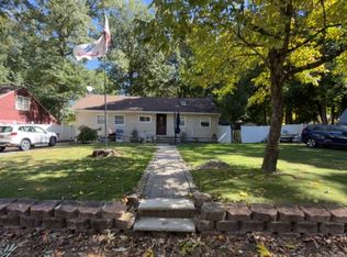 37 Maxim Dr, Hopatcong, NJ 07843