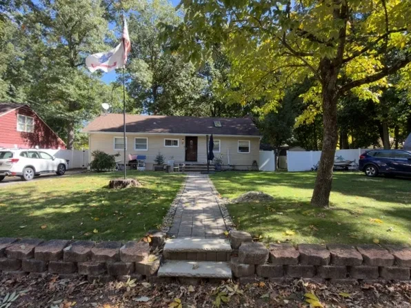 37 Maxim Dr, Hopatcong Boro, NJ 07843