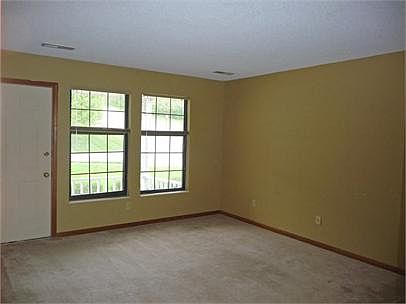 4th image of 18 Wallingford Dr
