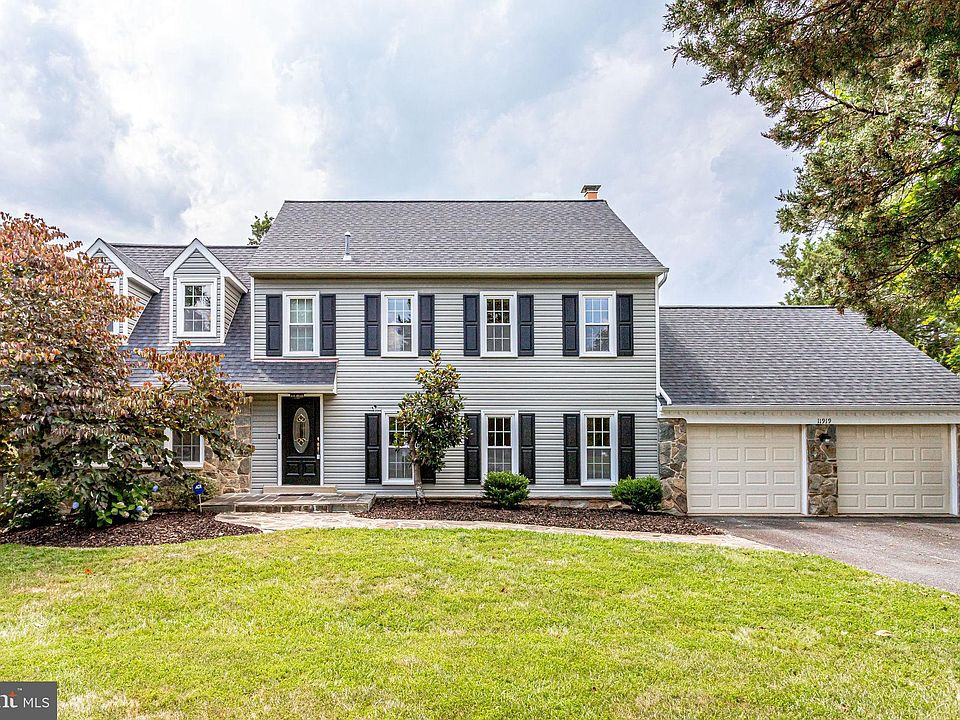 1st image of 11919 Holly Spring Dr