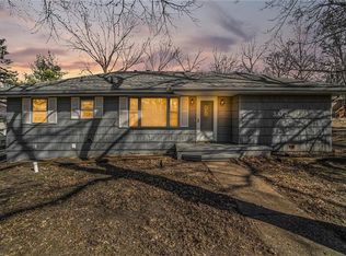 302 N 18th St, Leavenworth, KS 66048