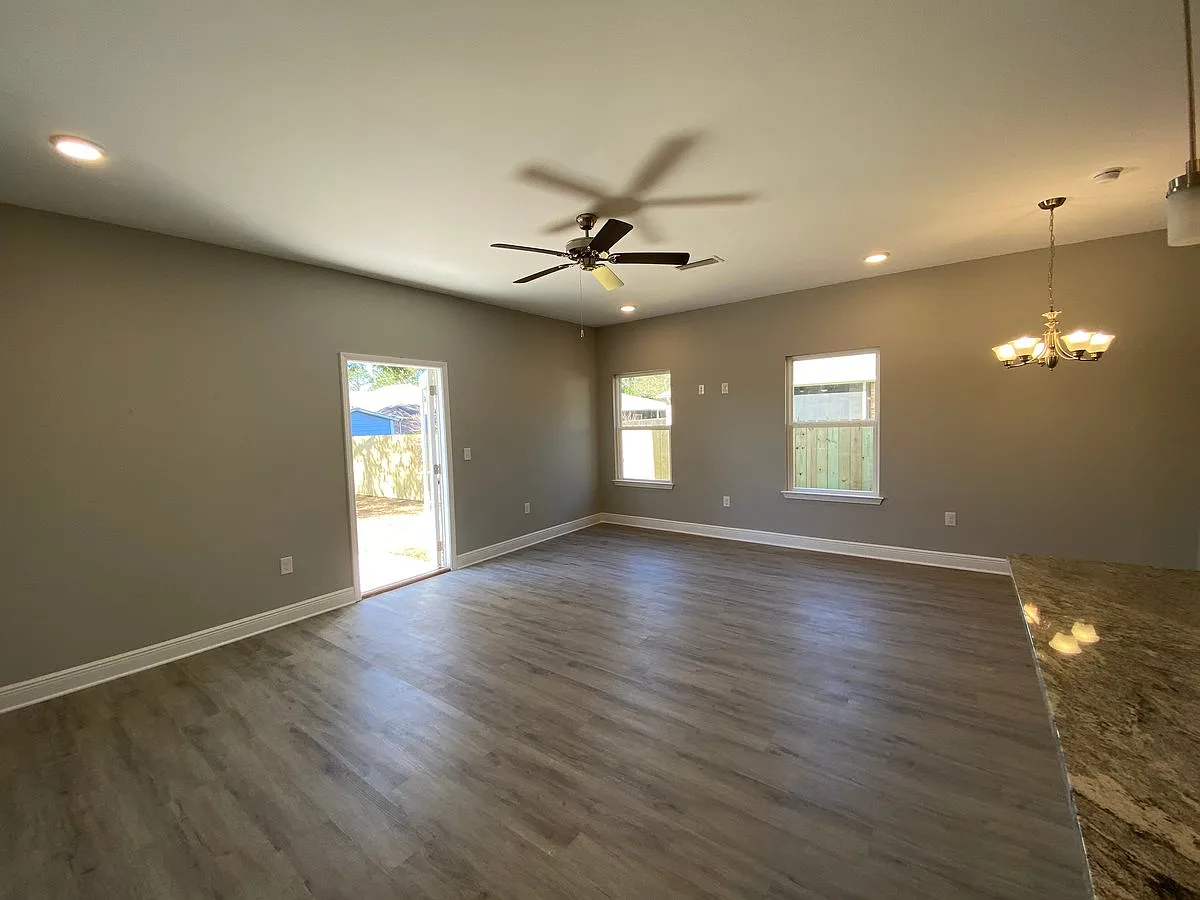 1001 Grace Lane — Photo 4