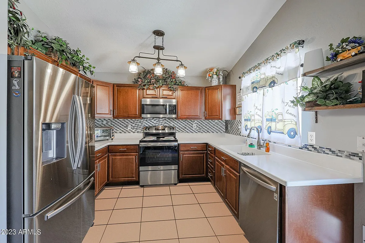 Building Photo - 14915 W Acapulco Ln