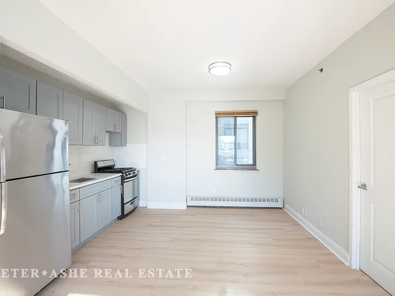 2205 3rd Ave #9A — Photo 3