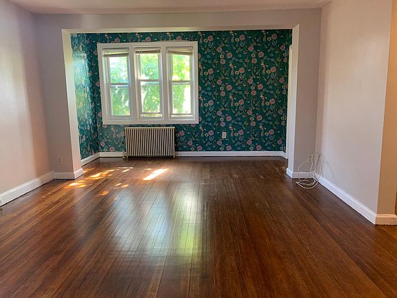 2nd image of 15 Tuckahoe Ave