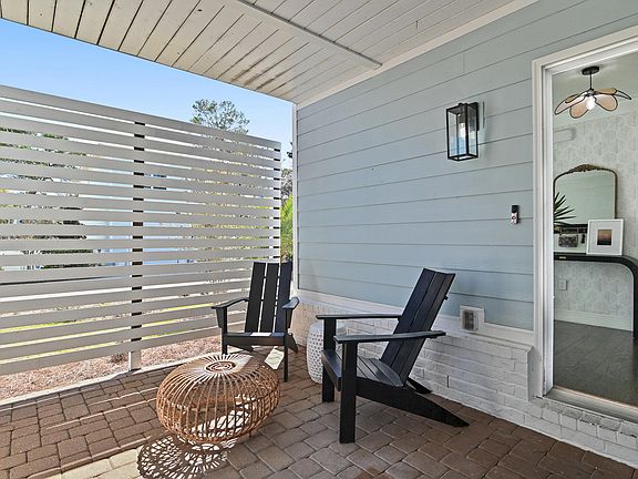 4th image of 370 Grande Pointe Cir