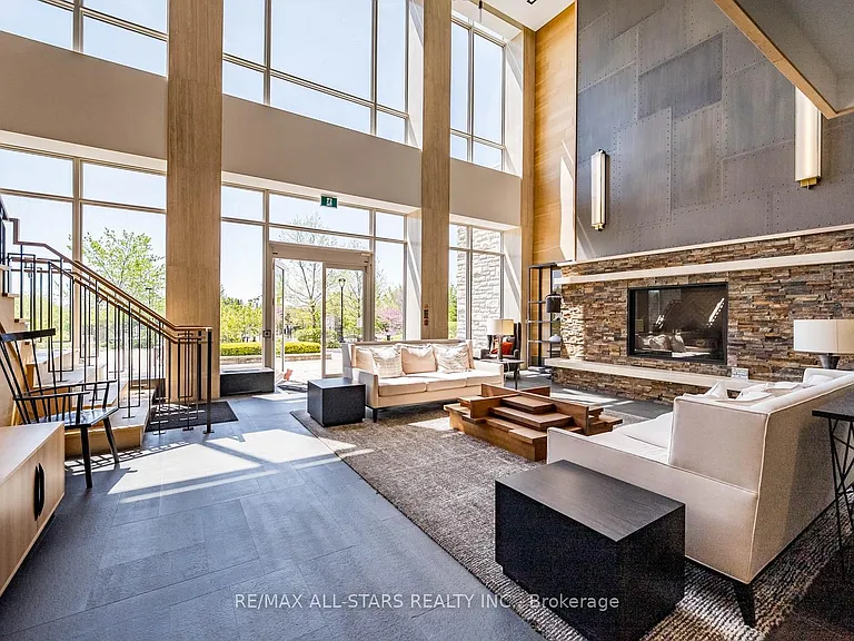 15 Stollery Pond Cres #305 — Photo 26