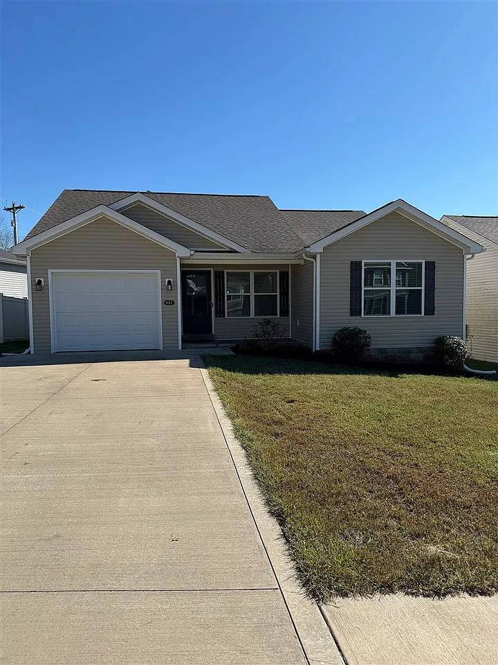 3 bed, 1287 sqft, $1,650 — Photo 2