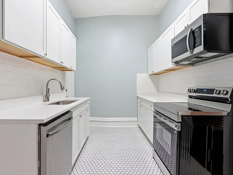 216 E Henry St #A — Photo 21
