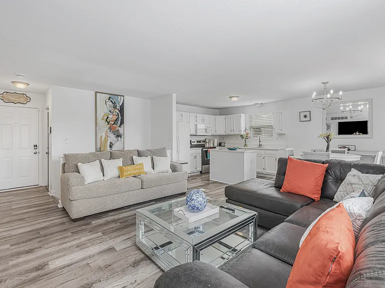 6824 Beagle Dr — Photo 28