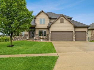 2809 NW 157th St, Urbandale, IA 50323