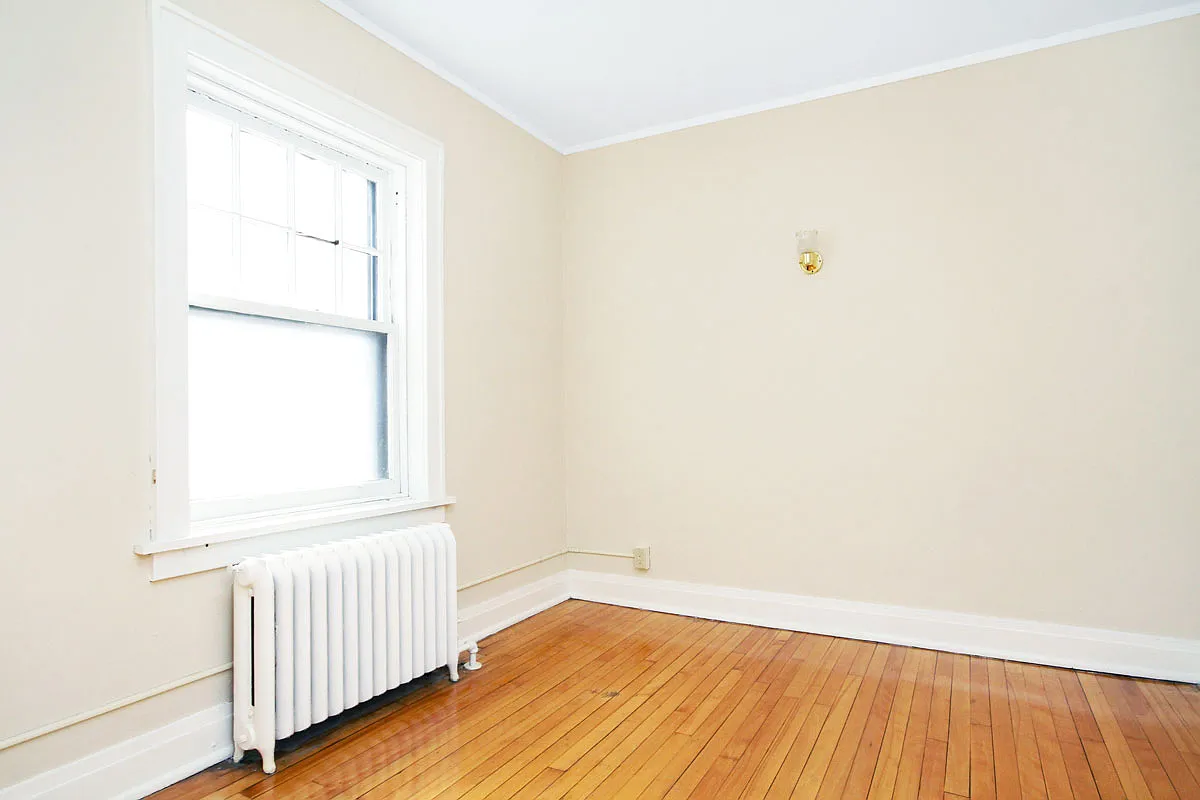 447 Somerset — Photo 3