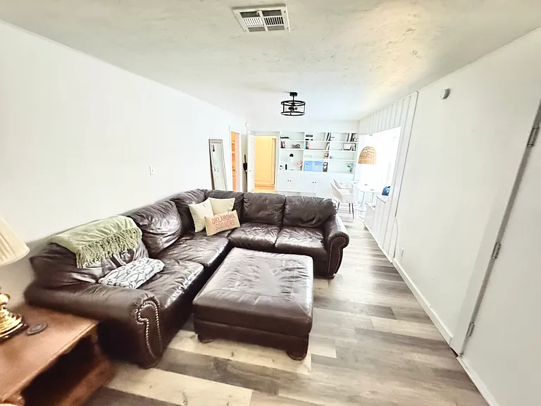 443 College Ave — Photo 8