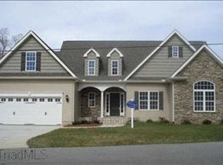 50 Woodbriar Rd, Winston-Salem, NC 27106