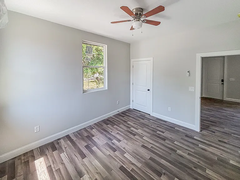 4233 E Curtis St #B — Photo 6