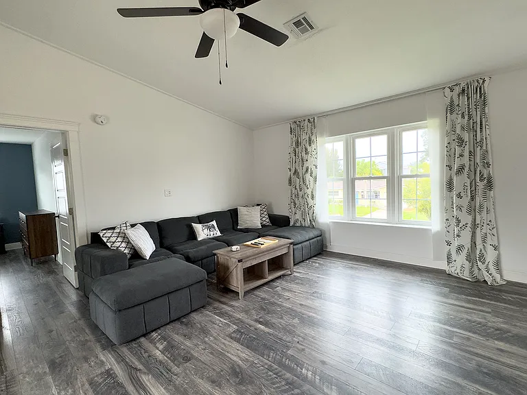 336 51st Street Ct W — Photo 2