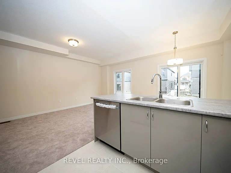 31 Wakeling Dr — Photo 12
