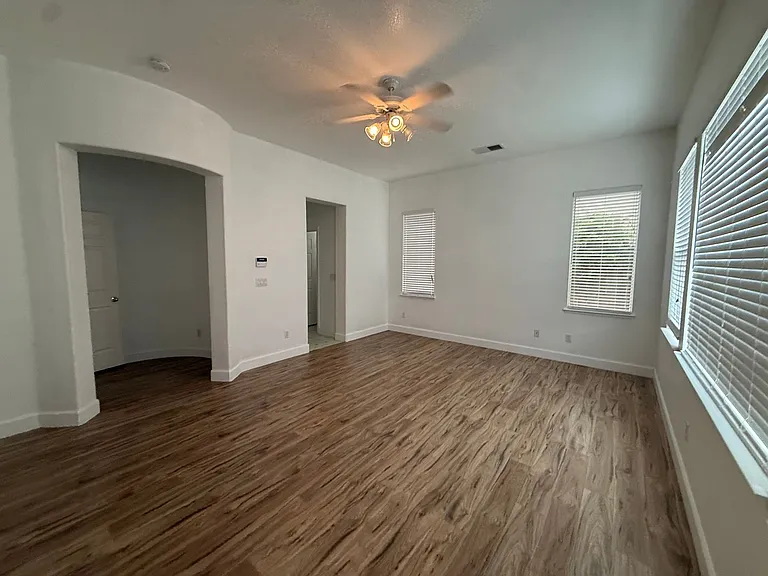10410 Danichris Way — Photo 6