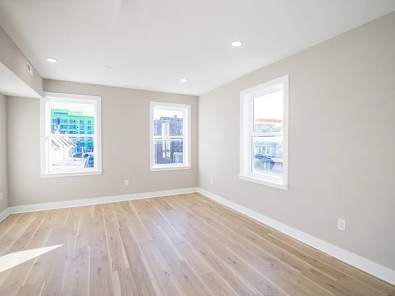 4926 Locust Street — Photo 3
