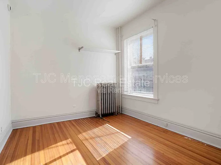 1172 York St #6 — Photo 10