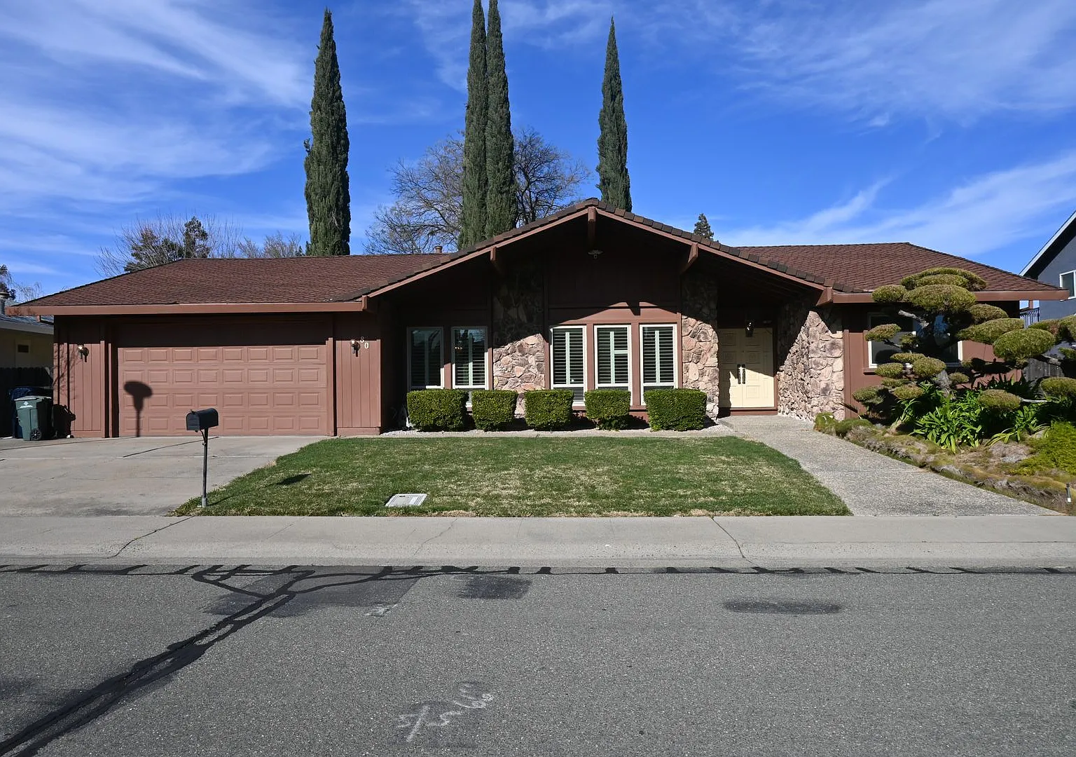Resident Benefit Package Property — Photo 1
