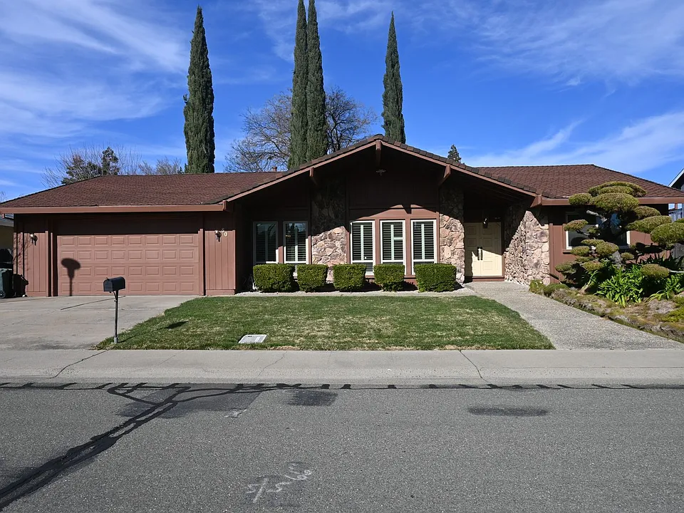80 Parkshore Cir