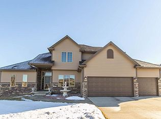 2809 157th St, Urbandale, IA 50323