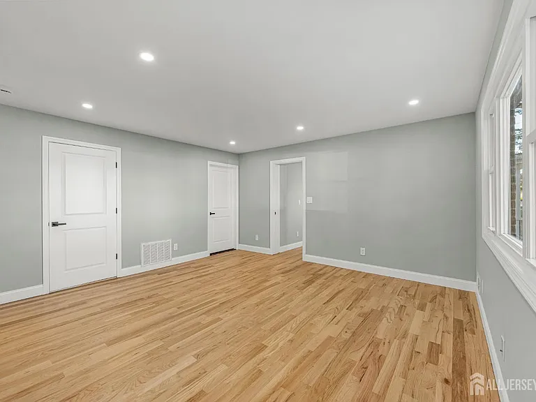 614 Remsen Ave #1 — Photo 7