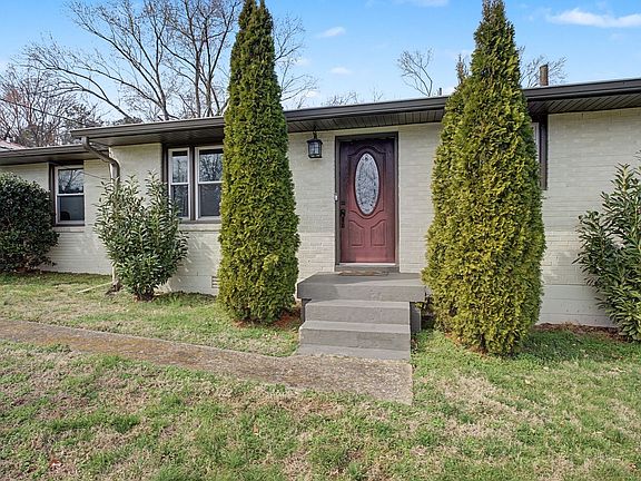 2nd image of 820 Allen Rd