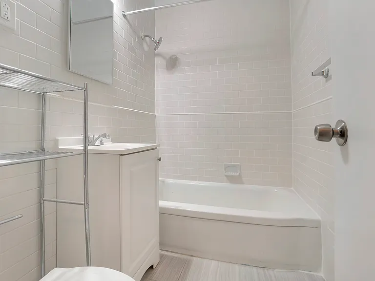 148 E 30th St #3E — Photo 8
