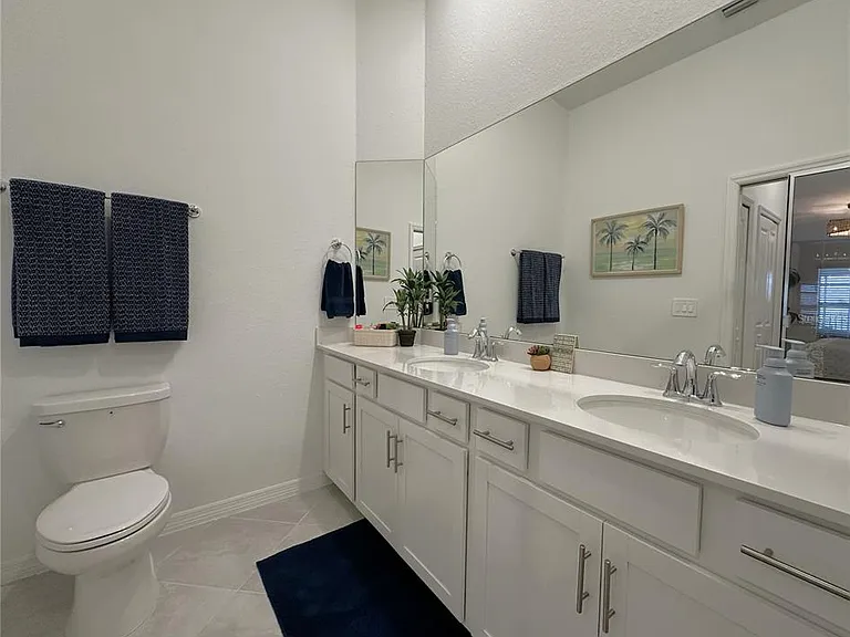 14221 Heritage Landing Blvd #2024 — Photo 19