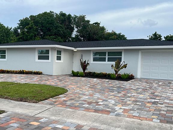 2nd image of 1474 Victoria Drive