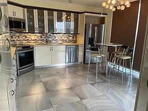 3rd image of 17555 Collins Avenue #806