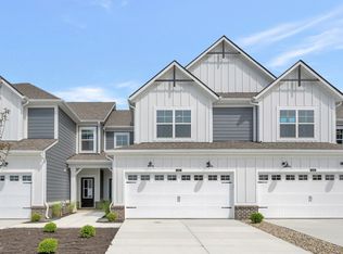11282 Hobbsbrook Dr, Noblesville, IN 46060