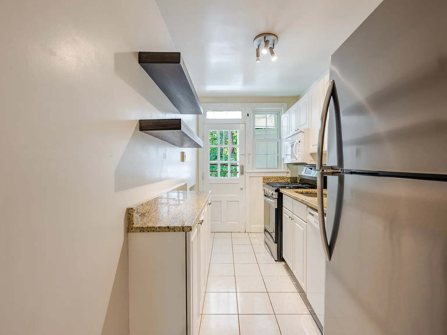 Studio, $2,295 — Photo 4