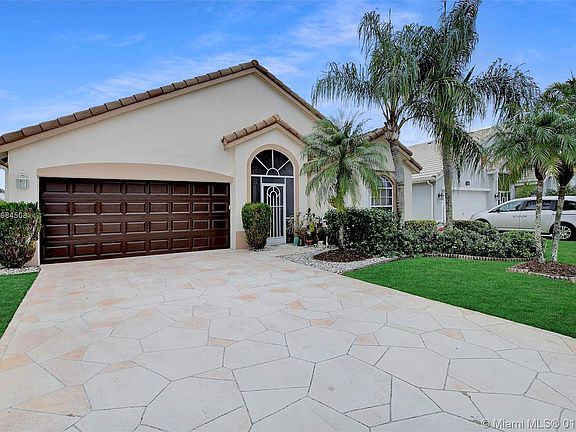 2nd image of 7774 Great Glen Cir