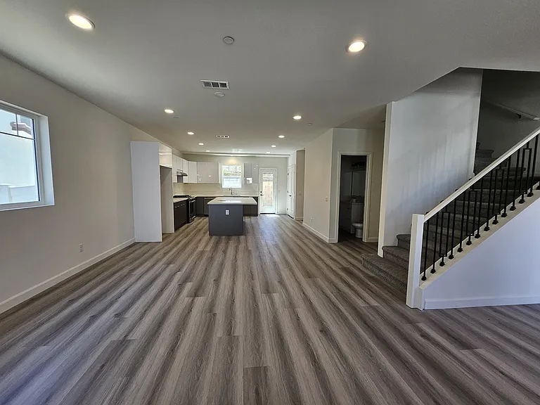 1355 Point Loma Pl — Photo 8