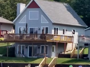 7106 E Lakeshore Dr, Walkerville, MI 49459