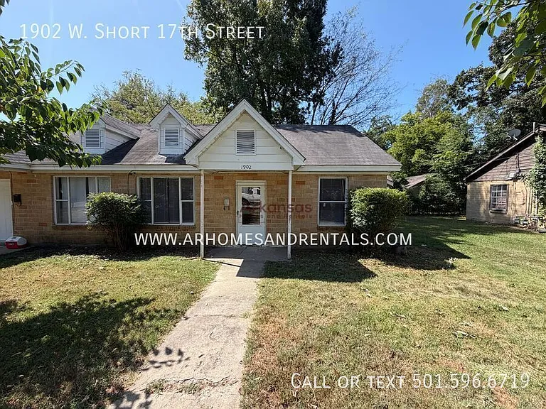 1902 W Short 17th St — Photo 1