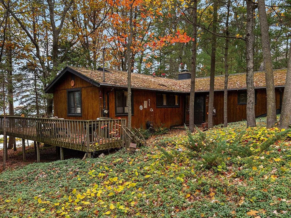 5624 Lakeview Dr, Interlochen, MI 49643 | Zillow