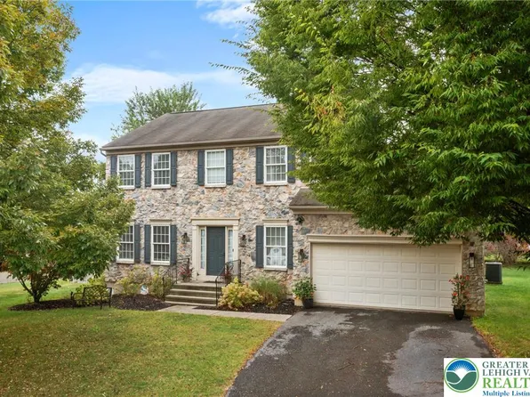 3320 Eileen Ct, Bethlehem, PA 18020