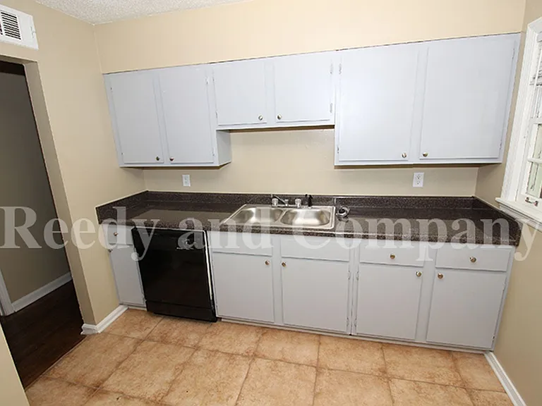 3830 Denver St — Photo 5