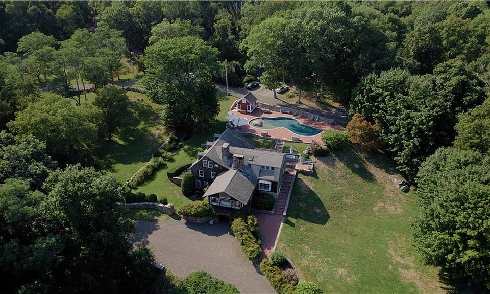2424 Tower Hill Rd, Saunderstown, RI 02874 MLS 1325472 Zillow