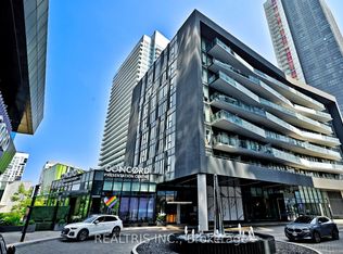 90 Queens Wharf Rd #611, Toronto, ON M5V 0J4