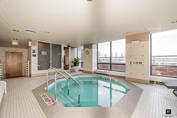 Rented by R New York | media 42