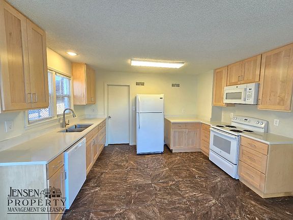 4th image of 2950 Santa Clara Dr
