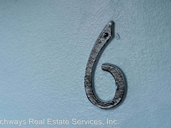 3rd image of 2320 Virginia Ave APT 06