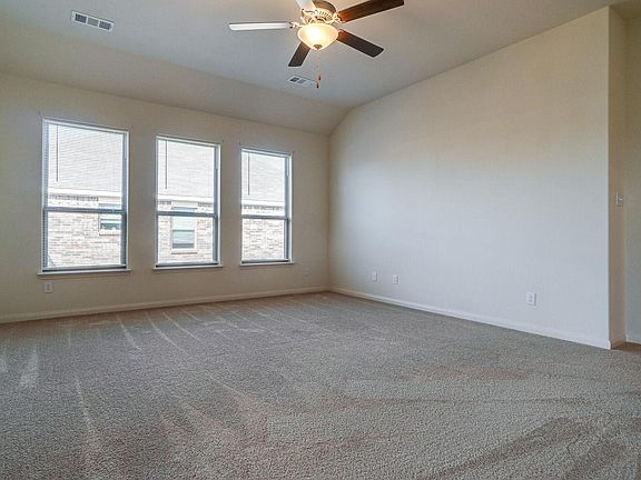 5th image of 4004 Lakeview Dr