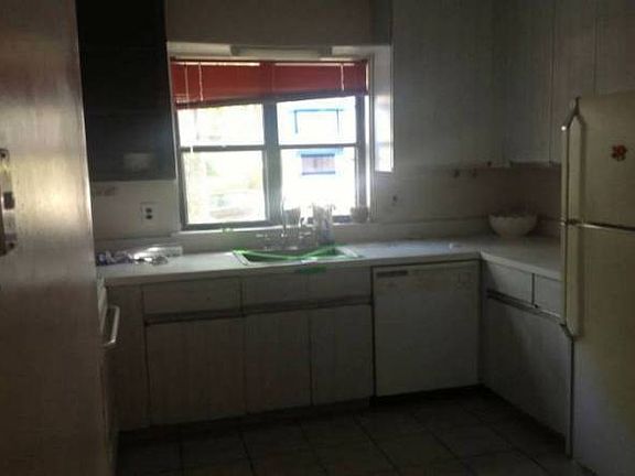 5th image of 31 High Oak Ct